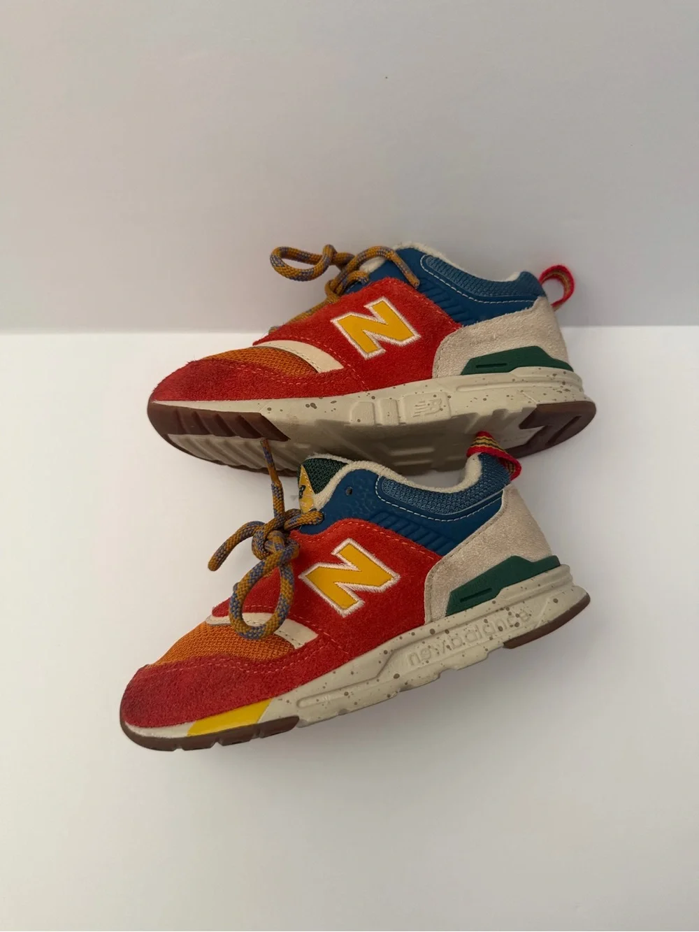 New Balance Kids 997H Orange Multi Sneakers size 10 toddler Pre-Owned